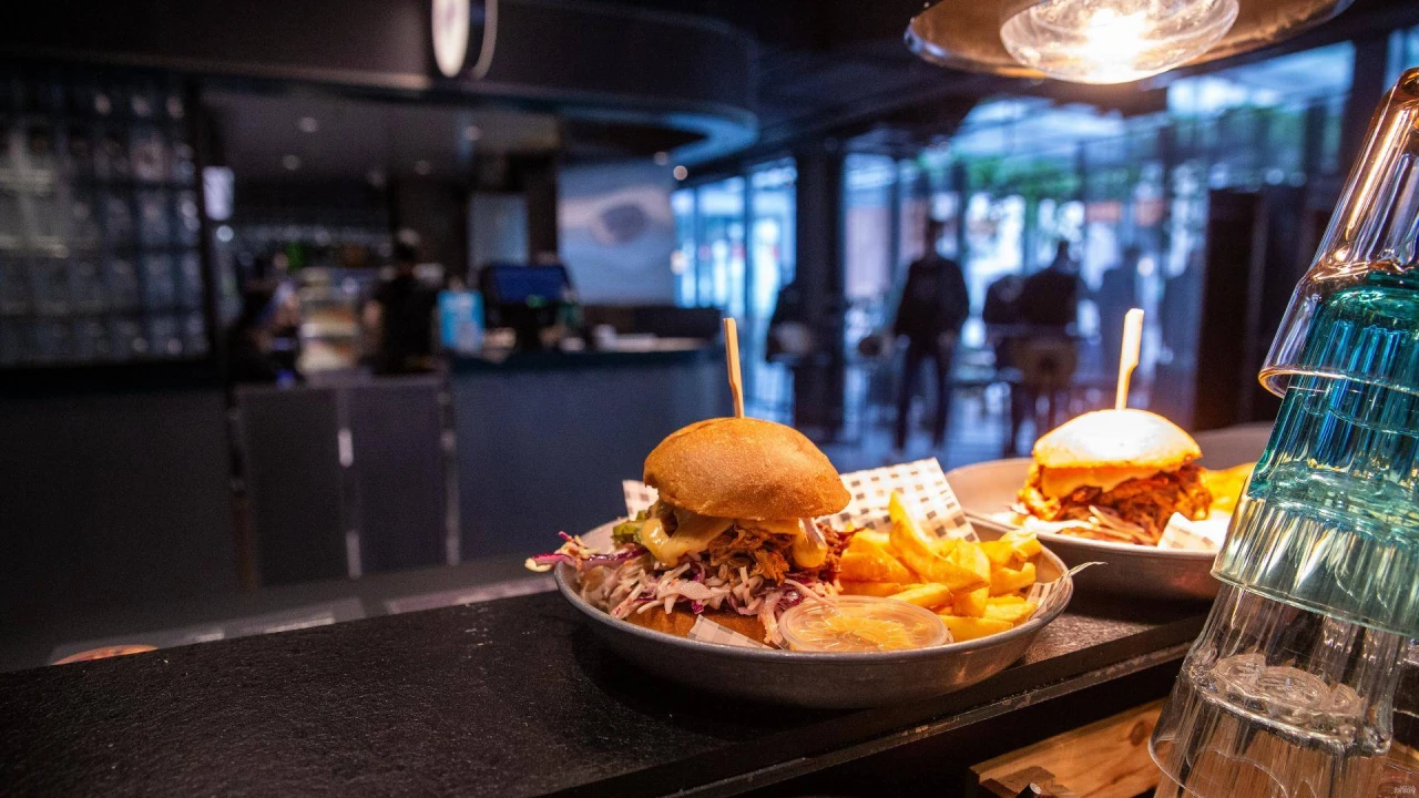 „Food hall“ formatas neišsikvėpė, bet jo sėkmei reikia tam tikrų sąlygų - vz.lt