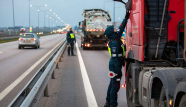 liko be vairuotojo pažymėjimo ir darbo
