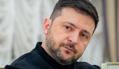 Volodymyras Zelenskis sako, kad „deeskalacija“ su Rusija padeda kurti pasitikėjimą derybose