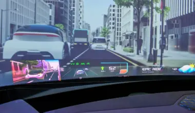 „Hyundai“ į priekinį stiklą įmontuos holografinį ekraną