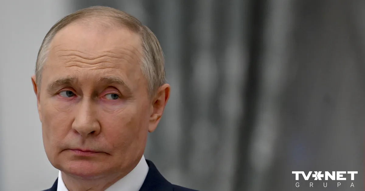 Putins, iespējams, pats organizējis vai atļāvis Kremļa avotiem nodot informāciju "Bloomberg"