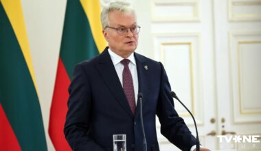 Viļņas Grāmatu gadatirgus un Eiropas filmu festivāls atsakās no Nausēdas kā sava patrona