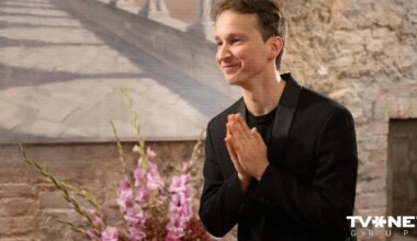 FOTO ⟩ Mazajā Mežotnes pilī ar stāvovācijām izskanējis pianista Daumanta Liepiņa solokoncerts