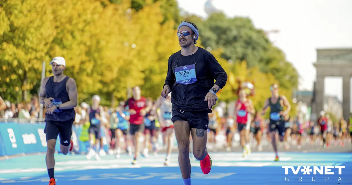 Meiteņu mīlulis Harijs Stailzs noskrējis Berlīnes maratonu