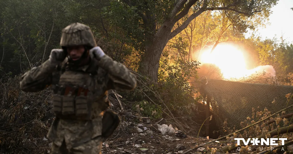 Ukraiņi notriekuši krievu bumbvedēju un iznīcinājuši divas transportlidmašīnas