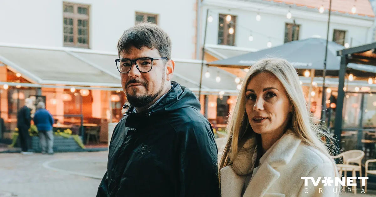 MEKLĒ SEVI! ⟩ Teātra cienītāji pulcējas uz izrādi "Dziedināšana". Uz skatuves Hamatova