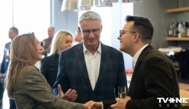 FOTO ⟩ “Okartes skatuves" zvaigzne Mārtiņš Kanters izdod debijas dzejas krājumu