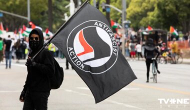 Ungārija seko ASV piemēram un atzīst "Antifa" par teroristu organizāciju