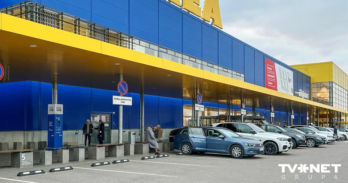 Par IKEA dedzināšanu Viļņā apsūdzētajam prasa četru gadu cietumsodu