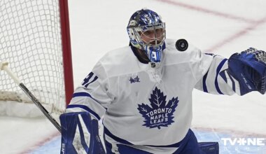 "Maple Leafs" noslēdz jaunu ilgtermiņa līgumu ar vārtsargu Stolarzu