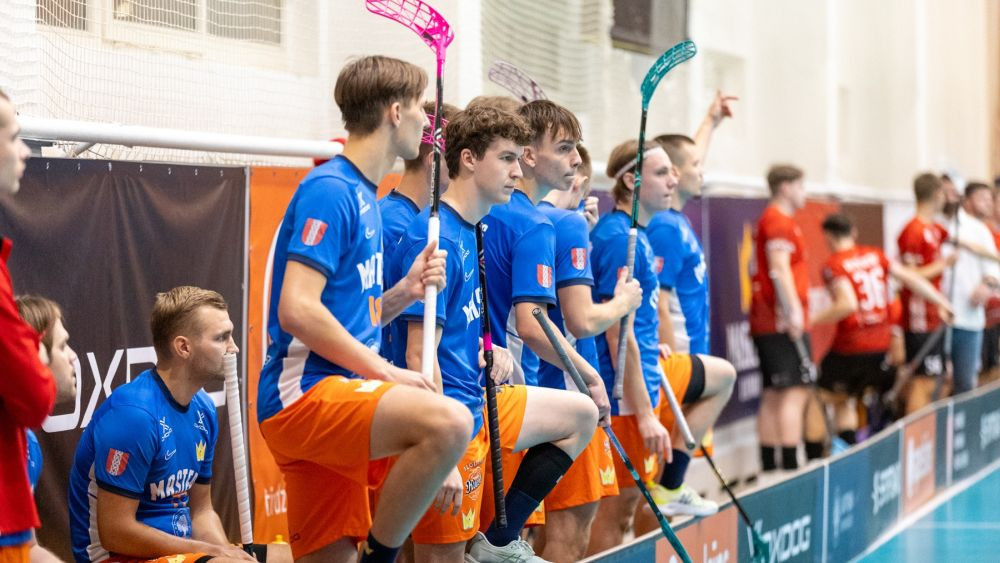 Centrālā spēle Cēsīs, līderpozīcijas dalīs Ādažos – Florbols – Sportacentrs.com