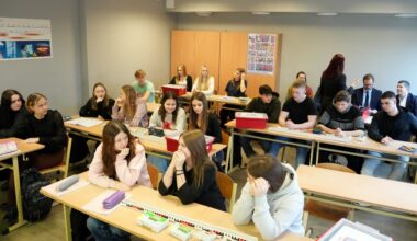 “Vecāki un pedagogi ir pastrādājuši noziegumu pret bērniem!” Skolotājs pastāsta par reālo situāciju skolās