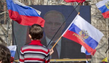 “Krievu bērnu nogalināšana!” Krievijā sākusies paranoiska ārstu “medīšana” un uzpirkšana