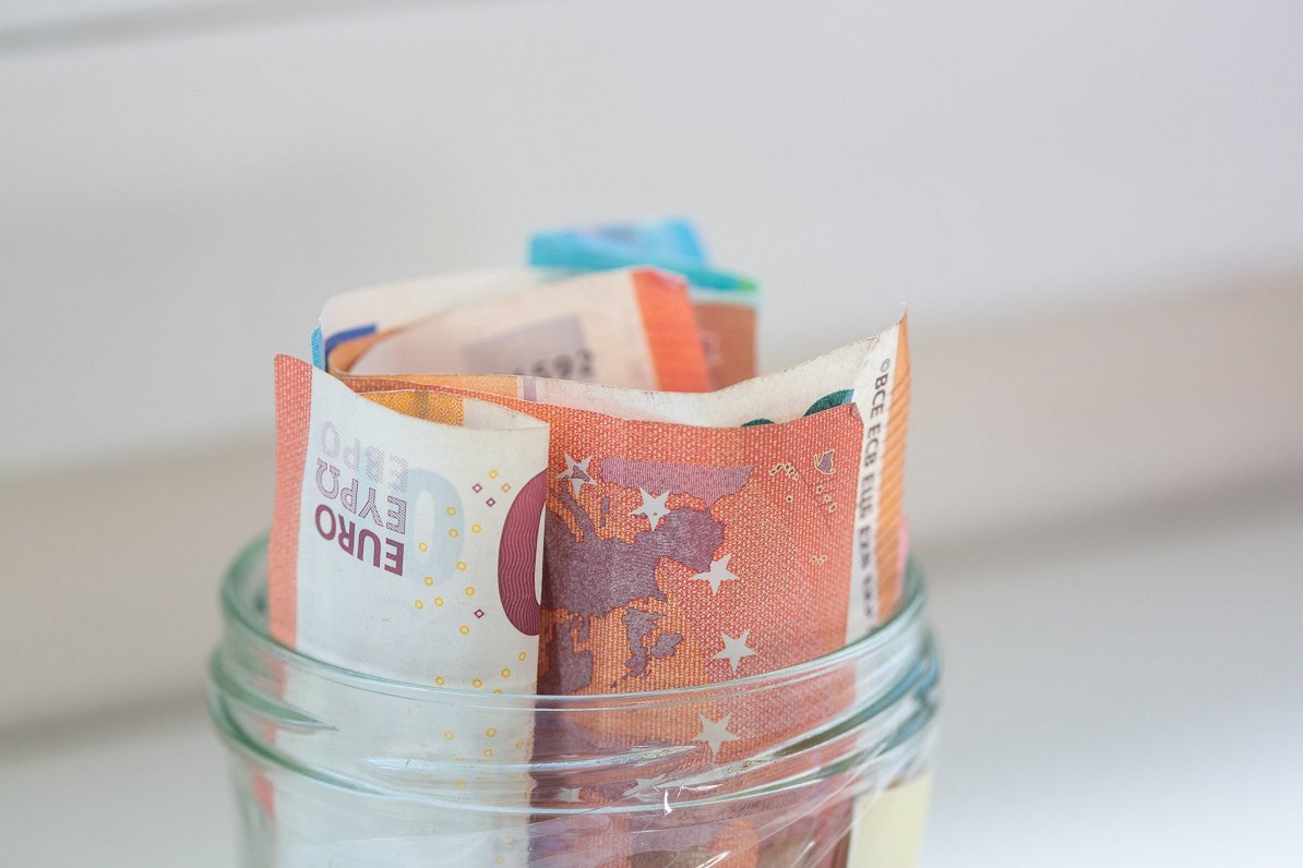 Sievietei pēc dokumentu nozagšanas uzrodas parādi; piedzinēji neliek mierā / Raksts