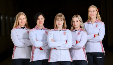 Sieviešu kērlinga izlase Zviedrijā sasniedz finālu un izcīna 2.vietu – Ziemas sports – Sportacentrs.com