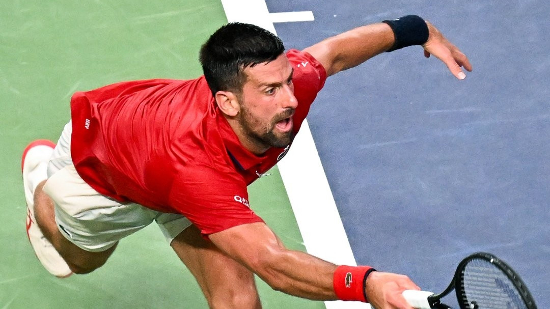 Džokovičs uzvar vecmeistaru duelī, sasniedzot "Masters" trešo kārtu – Teniss – Sportacentrs.com