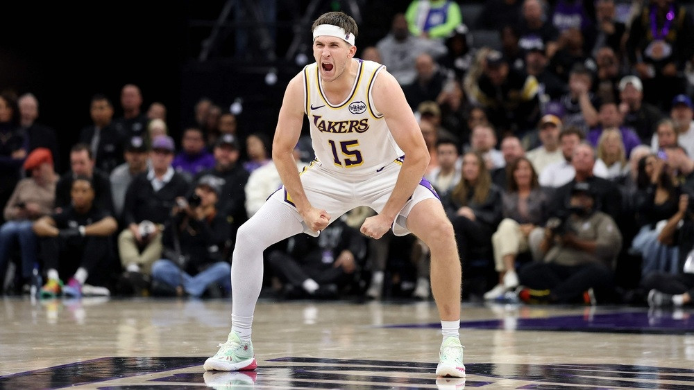 Nespēlējot Dončičam, Rīvzs uzmirdz ar 50+ punktiem, Jaņņa 40+14+9 neglābj ''Bucks'' – Basketbols – Sportacentrs.com