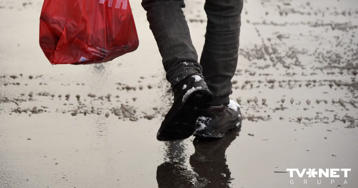 Slovākija ieviesīs ierobežojumus gājējiem – nedrīkstēs iet ātrāk par sešiem kilometriem stundā