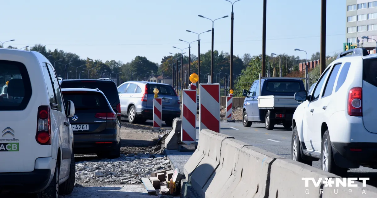 Valsts autoceļu tīklā būvdarbi turpinās 32 posmos