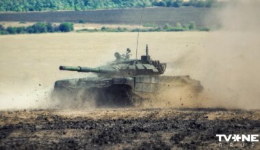 Krievijas okupanti Ukrainā vienlaikus pavirzījušies uz priekšu trijos frontes virzienos