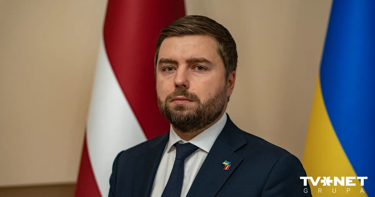 Zelenskis atbrīvo no amata vēstnieku Latvijā