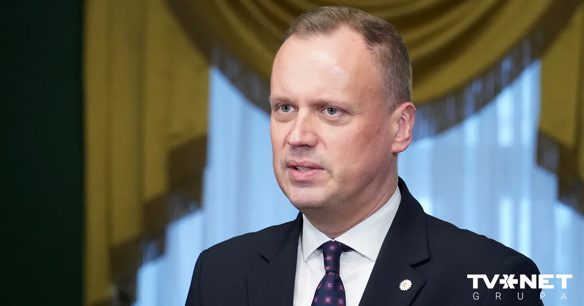 Tavars izvairīgi komentē iespējamo sadarbību ar Šlesera partiju