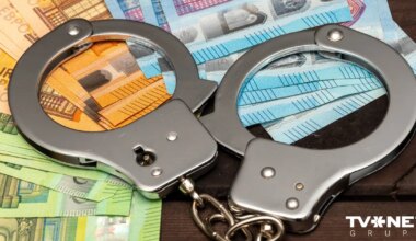 Bankas darbiniece 17 gadus veikusi nelikumīgas darbības ar klientu līdzekļiem