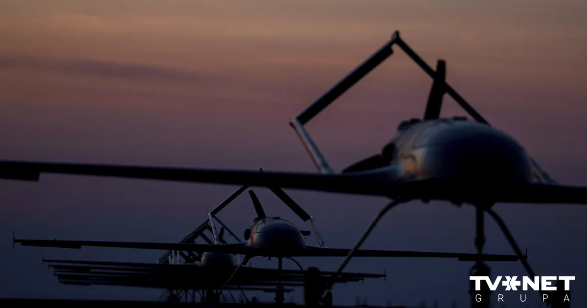 VIDEO ⟩ Ukraiņu dronu uzbrukums izraisījis ugunsgrēku Orskas naftas rūpnīcā