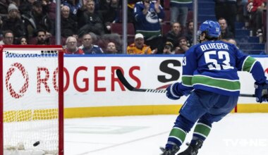 Papildlaikā Bļugera pārstāvētā "Canucks" NHL pārbaudes mačā izcīna uzvaru