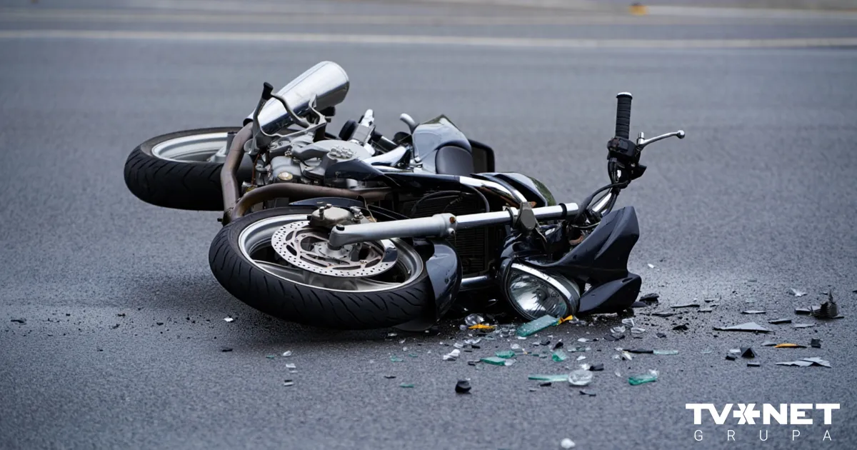 Tukuma novadā iedzēruša motociklista izraisītā avārijā iet bojā bērns