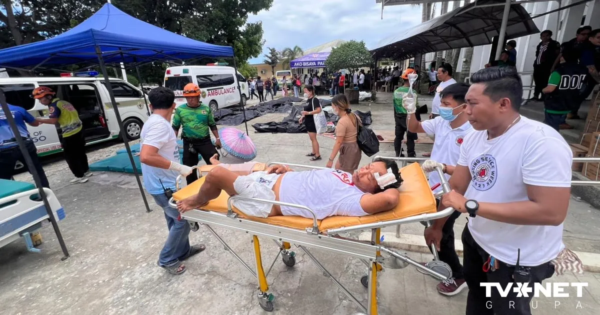 Zemestrīcē Filipīnu vidienē desmitiem bojāgājušo