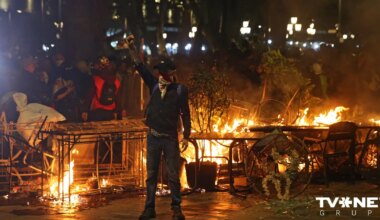 Gruzijā notiek plaši protesti, policija pielieto asaru gāzi un ūdens lielgabalus
