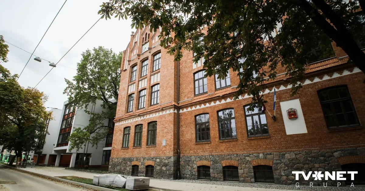 Rīgas pašvaldība vērsīsies, lai ātrāk norisinātos Rīgas Natālijas Draudziņas vidusskolas direktora novērtēšana