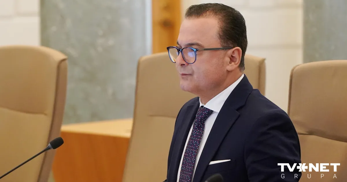 Mediķu arodbiedrībā apsver neuzticības izteikšanu veselības ministram Abu Meri