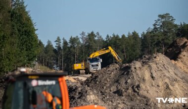 FOTO ⟩ Pie Iecavas sāk būvēt reģionālo "Rail Baltica" biroju