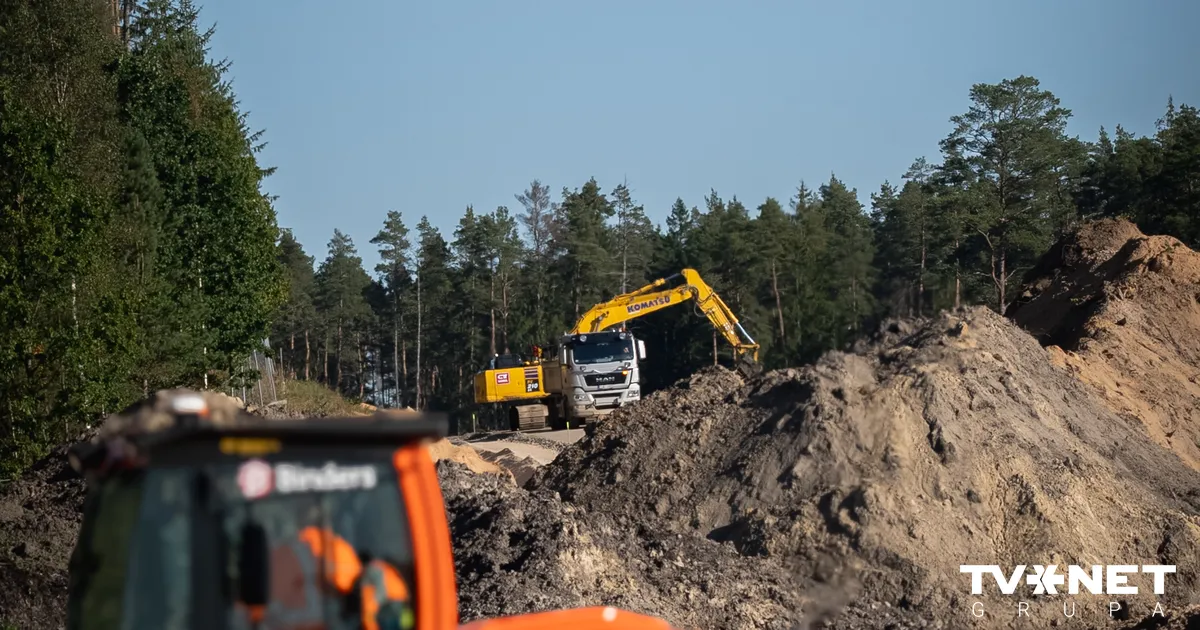 FOTO ⟩ Pie Iecavas sāk būvēt reģionālo "Rail Baltica" biroju