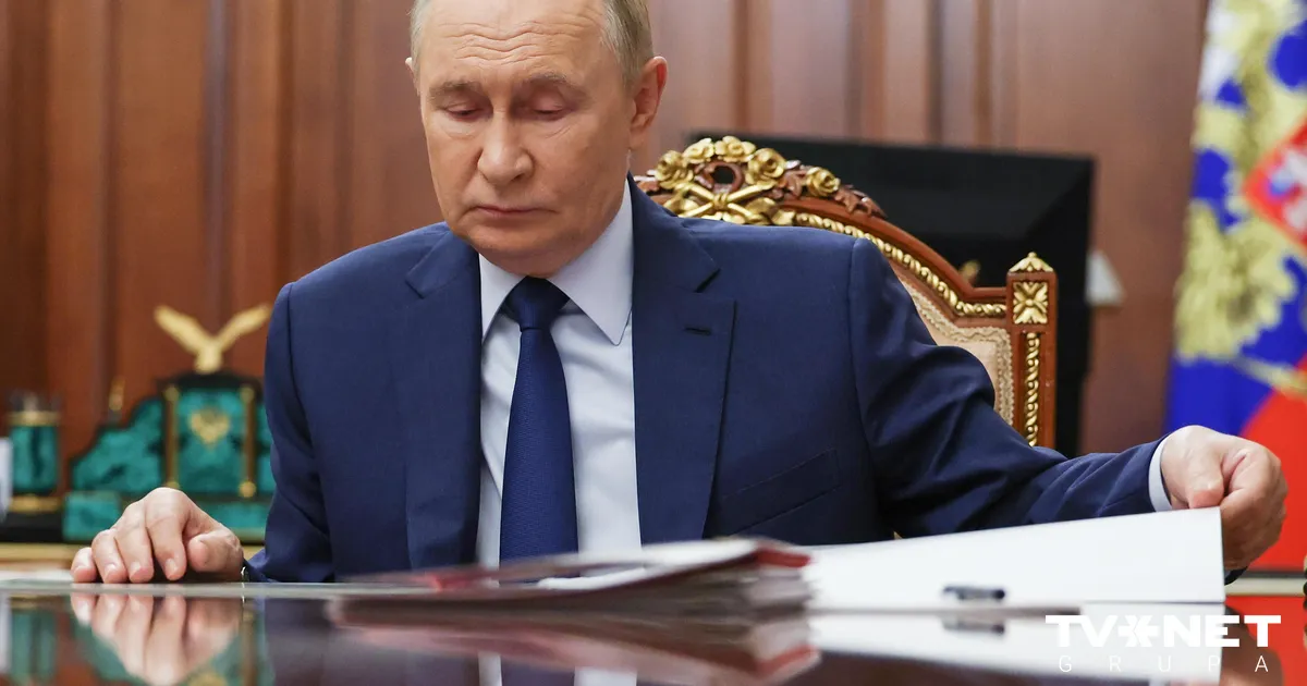Krievijas pilsētā Putina dzimšanas dienā izsludinātas sēras par kritušajiem