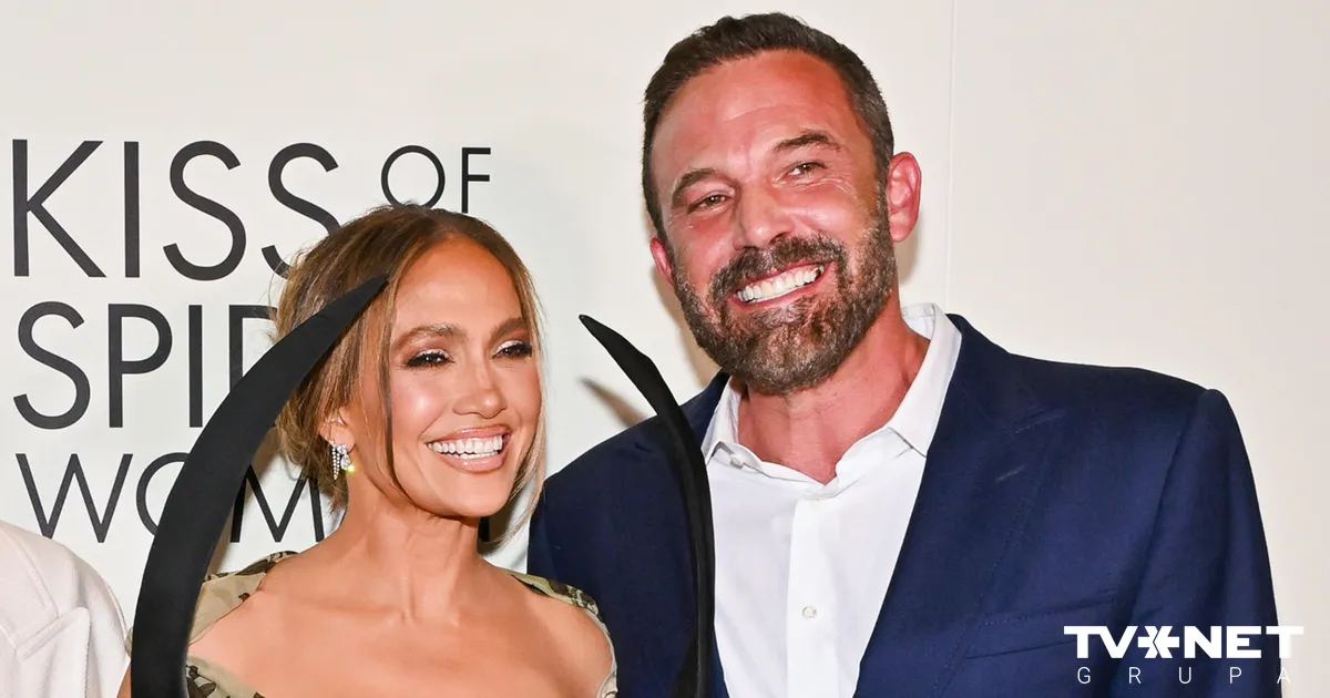 Veca mīlestība nerūs? Lopesa un Afleks atkal kopā pozē uz sarkanā paklāja