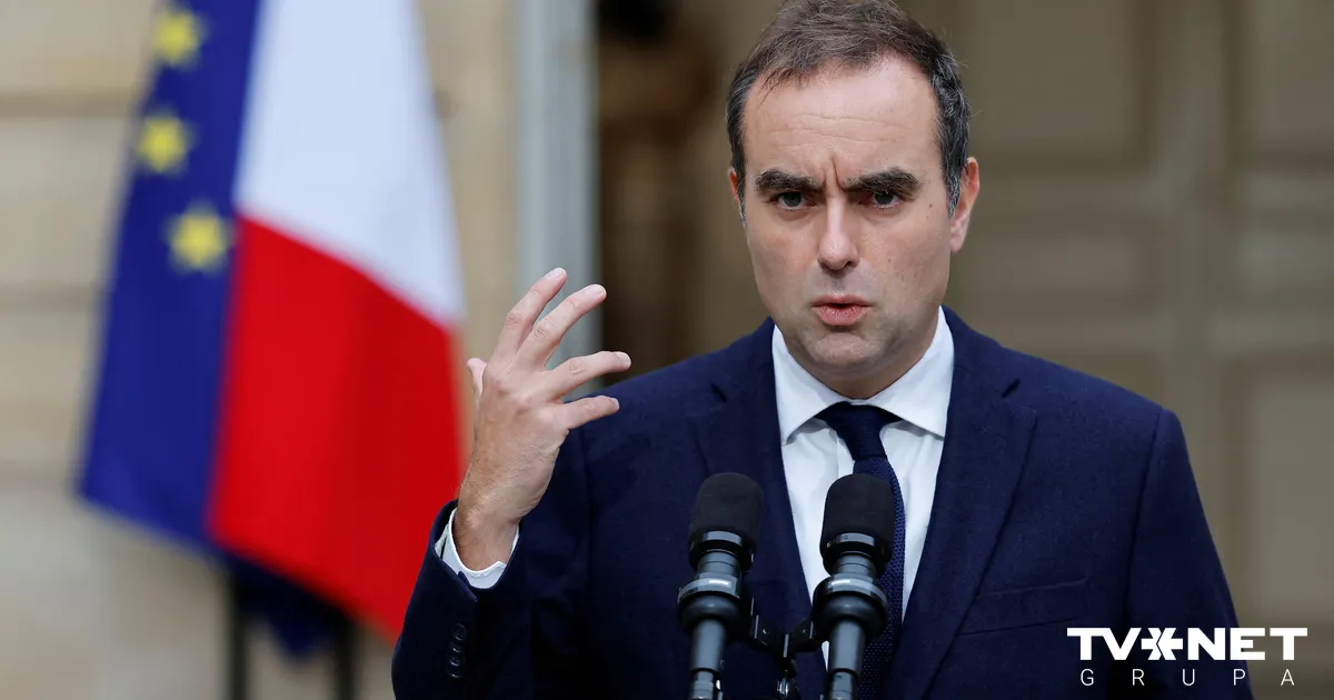 Demisionējušais Francijas premjers cer uz pēdējā brīža izeju no politiskās krīzes