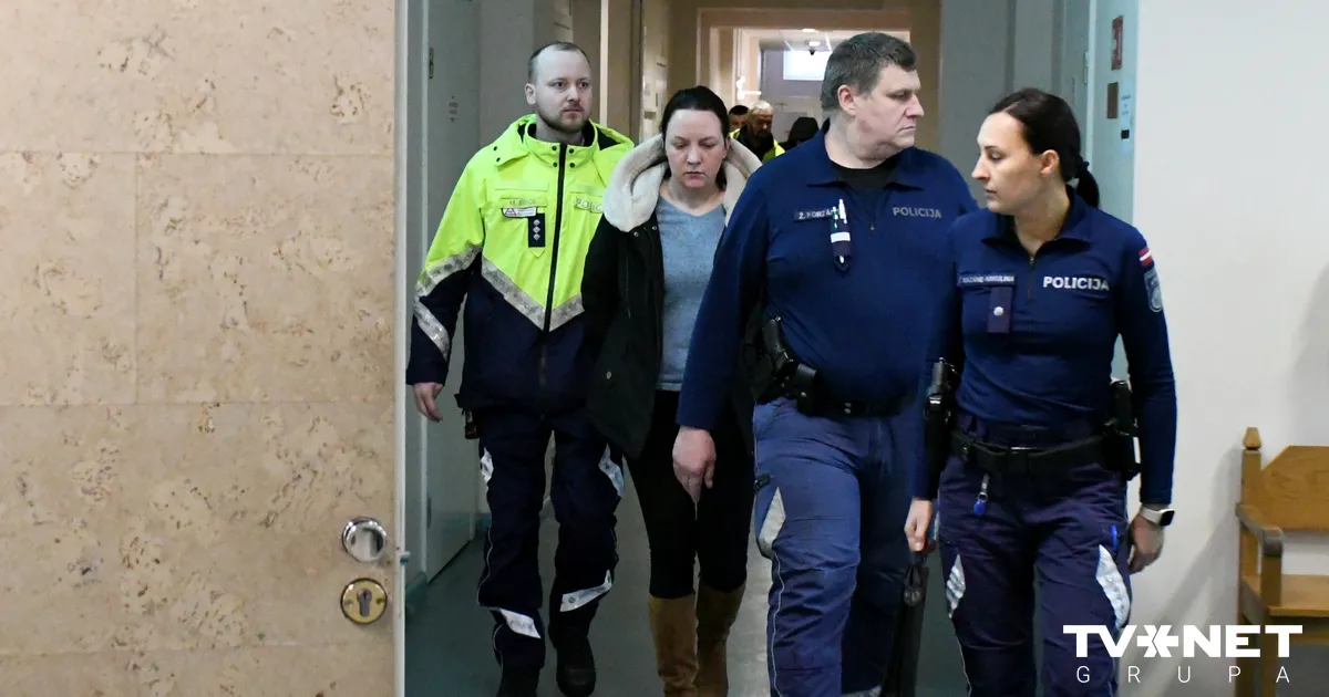 Tiesa palielina cietumsodus nogalinātās Justīnes tēvam un pamātei