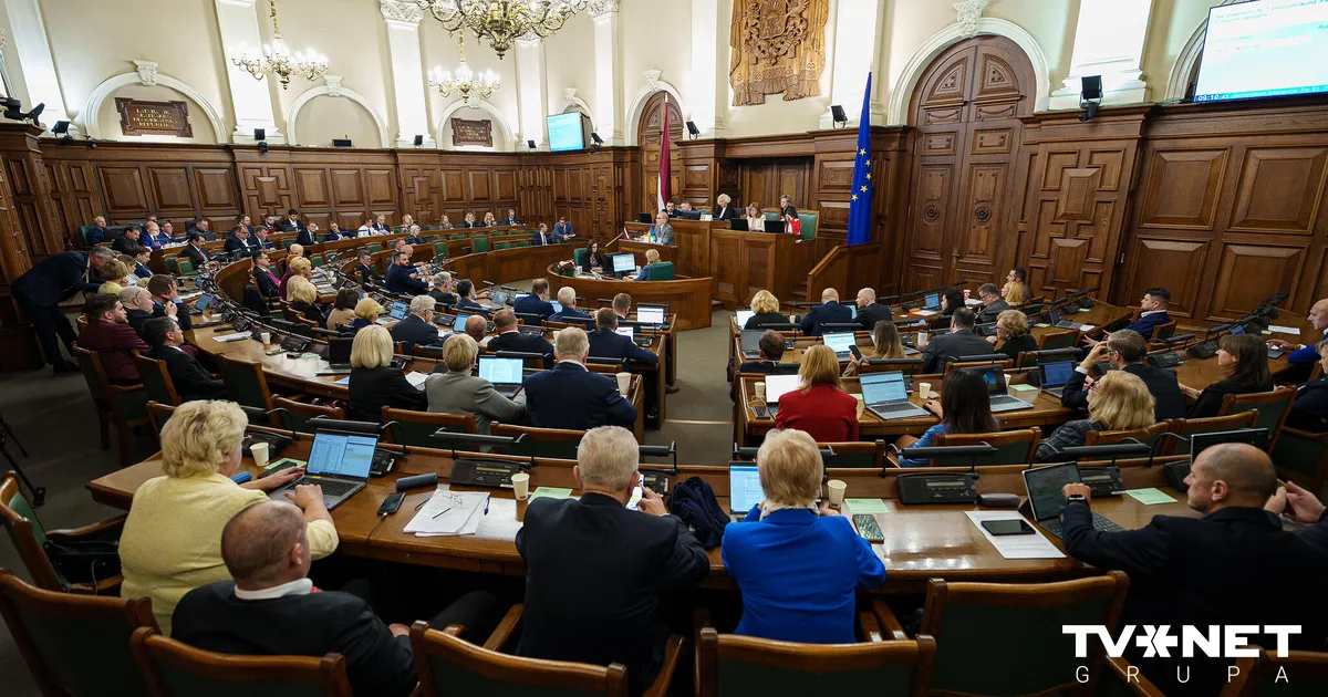 Pirmdien sasaukta valdības ārkārtas sēde