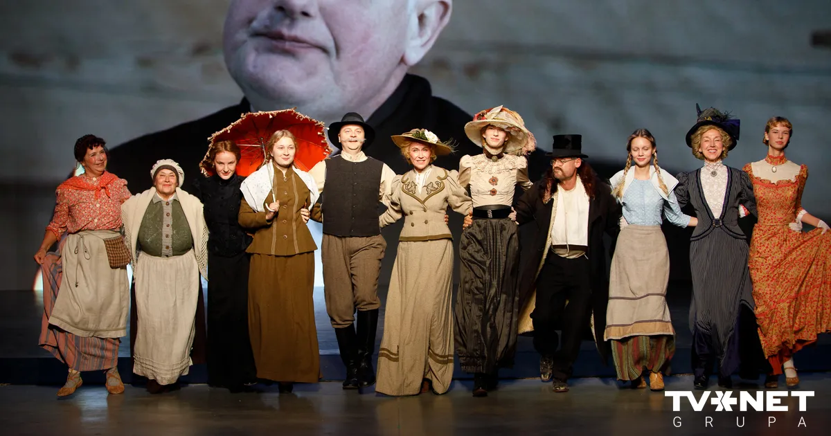 "RIGA FASHION WEEK" atklāta ar īpašu modes skati, kas veltīta Latvijas kino