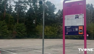 Ļaudis neizpratnē par maksas stāvvietas ierīkošanu pie Biķernieku meža. Kāds ir skaidrojums?