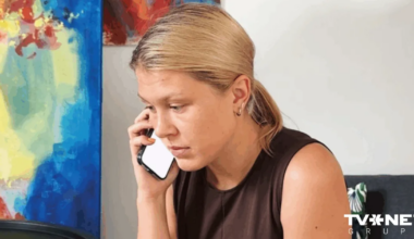 Viņa domāja, ka palīdz policijai ķert telefonkrāpniekus. Patiesībā kļuva par viņu upuri