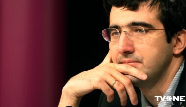 FIDE vērtēs Kramņika komentārus par pēkšņā nāvē mirušo Narodicki