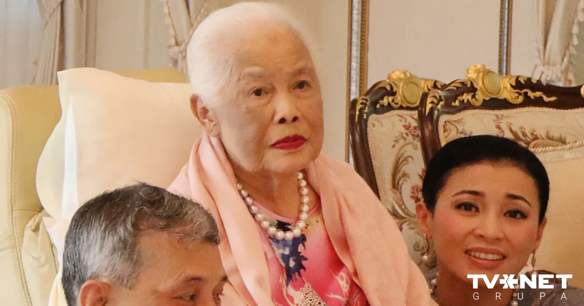 93 gadu vecumā mirusi bijusī Taizemes karaliene Sirikita