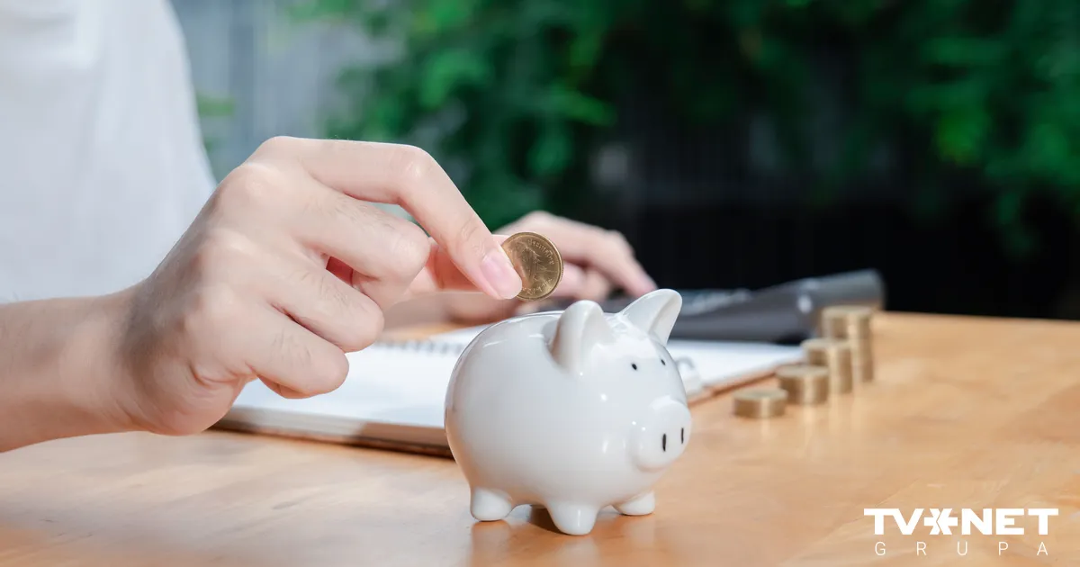 Trešdaļa Latvijas iedzīvotāju, kuriem ir uzkrājumi, pēdējā laikā bijuši spiesti tos tērēt