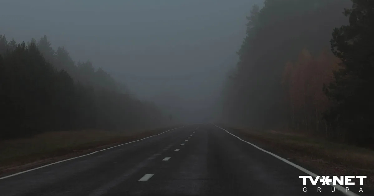 Cēsu novadā vadītājs uzbrauc guļošam vīrietim; viņš gājis bojā