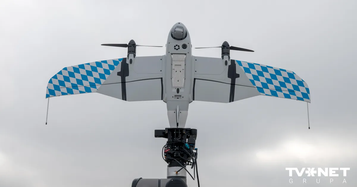 Netālu no Igaunijas armijas bāzes notriekts nezināms drons