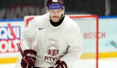 Latvijas hokejistu maiņa Somijā – Tumānovs aizstās Feņenko